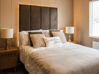 16 At The Sanctuary - Uk52286 - 2