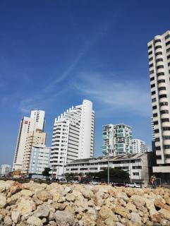 Apartamento Frente al Mar y Cerca al Centro Histórico - 0