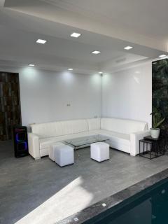 Proshyan Family Villa with Pool & Sauna - 7