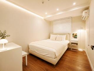 Onga Hongdae Spacious 3BR Stay - 4