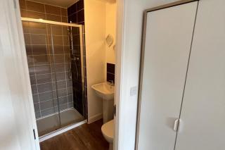 House - Sleeps 10 - Parking - 2 spaces and Garden - 1