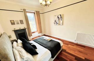 Spacious 4-Bed Duplex with Pool Table Near GLA Airport - 6