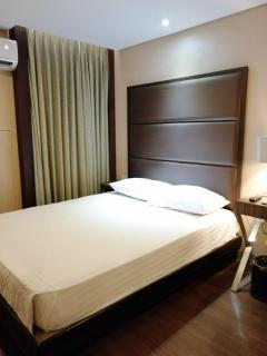 Makati Central Stay - Poblacion Malls & Nightlife - 0