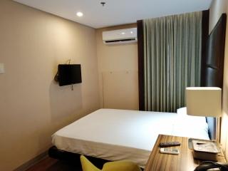 Makati Central Stay - Poblacion Malls & Nightlife - 8