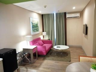 Makati Central Stay - Poblacion Malls & Nightlife - 7