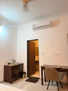 Solace Stays Udaipur - A Boutique Bunglow Near Lake Pichola - 8