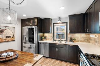 Historic Charm 2BR Home with Library Sunset View - 1