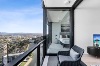Modern 1BR Steps from Broadbeach Action - 9