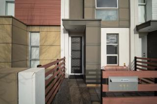 Koala Stay Lightsview 2BR Chic Townhouse Perfect for Work & Leisure - 9