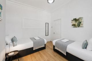 Lingholme House - St Helens - Sleeps 7 - 5
