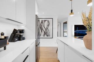 Penthouse Suite Montreal 1BR King Bed With Parking - 4