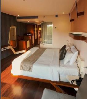 Optizee Hotel and Suites - 8