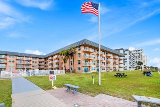 2Bd Luxury Oceanfront Condo Ground Floor 10-19 - 5