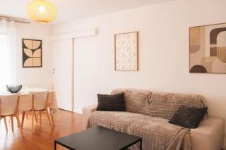 Apartment with balcony and parking near the metro - 1