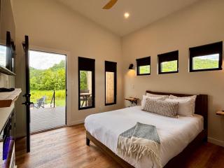 Hiker's Haven at Three Suns Cabins - 7