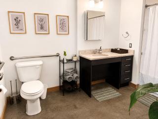 Modern Downtown Detroit Loft with Skyline views - 2