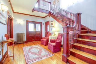 Walk to Dtwn Rutland! Charming Home w/ Deck & Yard - 3
