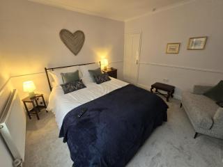 Free Parking, Outdoor Decking - Flanders Cottage - 8