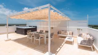 Cana Rock Penthouse, Rooftop Terrace & Pool - 4