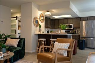 Bungalow retreat off South Congress - 5
