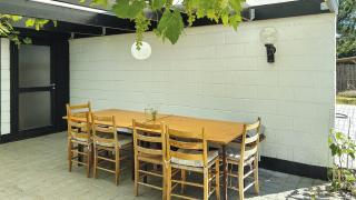 Original 1960s summer house with wild garden - 0