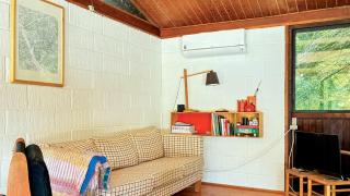 Original 1960s summer house with wild garden - 8