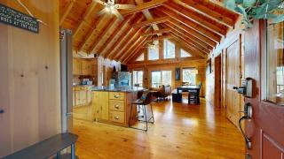 Lakefront Cabin & Cozy Lakeview Cottage - Mills River - 6
