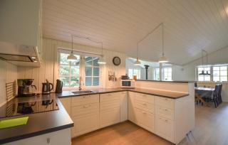 Charming and family-friendly cottage - 3