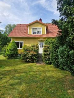 Naturnära och mysig villa intill sjö Fritt fiske Hyra båt - 0