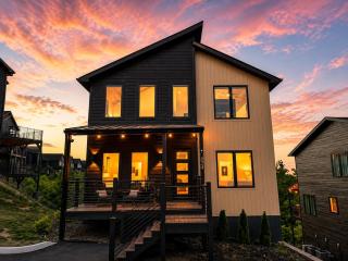 Ultimate Luxury 5 BR Cabin with indoor Pool Hot Tub - 9