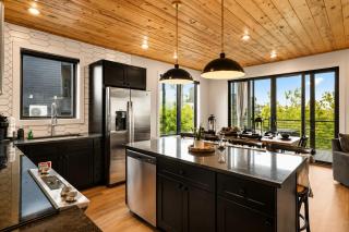 Ultimate Luxury 5 BR Cabin with indoor Pool Hot Tub - 1