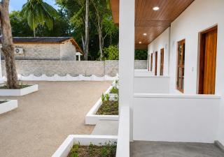 U Bay Villa and Hotel - 9