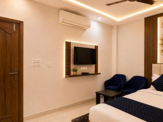 The Hotel Atlantis Suites Sigra Road Near Vishwanath Temple - 8