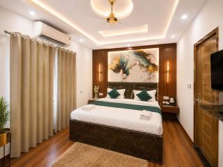 The Hotel Atlantis Suites Sigra Road Near Vishwanath Temple - 6