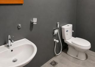 U Bay Villa and Hotel - 3