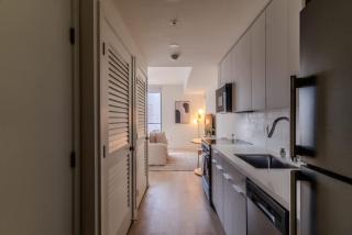 The Biscayne IV Vibe 8851 - 8
