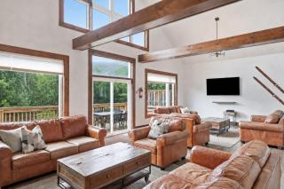 Timberline Lodge w Private Hot Tub, by Property Valet - 7