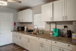 Bakersfield Home w/ Workspace, Near Hospitals - 4