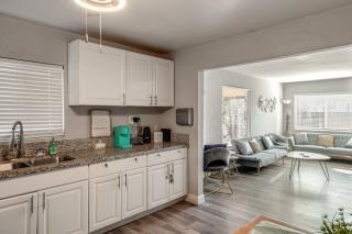 Bakersfield Home w/ Workspace, Near Hospitals - 1