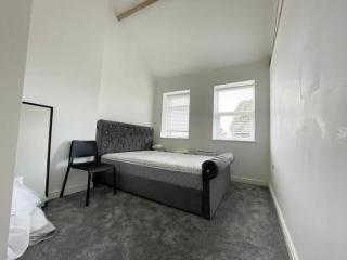 Contractor, NHS, Family Long Stay House with Parking & Fast WiFi in Willenhall - Wolverhampton - 7
