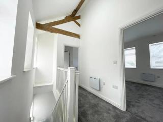 Contractor, NHS, Family Long Stay House with Parking & Fast WiFi in Willenhall - Wolverhampton - 4
