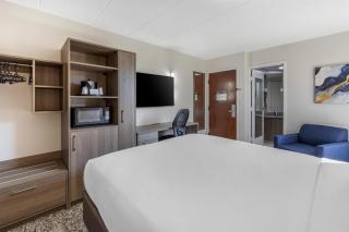 SureStay Plus Hotel by Best Western Chicago Lombard - 7