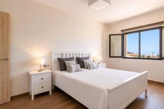 GuestReady - Luxury Villa with Private Pool - 2