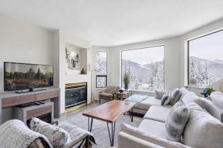 Luxury 3-Bed Stunning Views- Penthouse - 3
