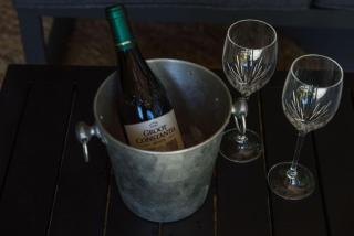 Much loved serene stay for rest, walks and wine - 7