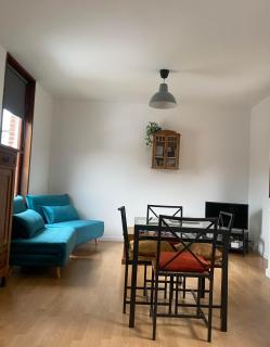 La maison sur la place - 7