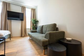 Stylish studio with queen-size bed Self check-in - 8