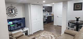 Cneorm Haven - Elegant 2-brm Suite near YEG - 1