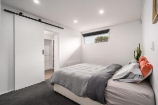 Opulent Haven, Designer Luxury, Expansive Space - 4