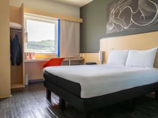 Ibis Queretaro - 1